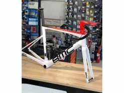 BMC Cadre Teammachine SLR01 Mod Var2 AG2R Citröen White Black Red 2023 -Route Soldes Magasin bmc cadre teammachine slr01 mod var2 ag2r citroeen white black red 2023 2