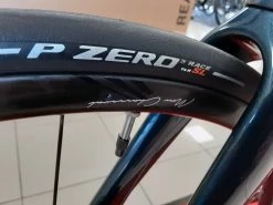 BMC Teammachine SLR01 One Dura-Ace Di2 Disc 12v Vélo De Course 2022 -Route Soldes Magasin bmc teammachine slr01 one dura ace di2 disc 12v velo de course 2022 8