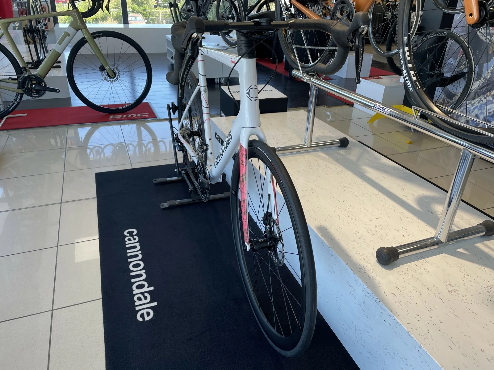 CANNONDALE SuperSix Evo Hi-Mod Ultegra Team Replica Education First 2023 5 CANNONDALE SuperSix Evo Hi-Mod Ultegra Team Replica Education First 2023 – Image 3