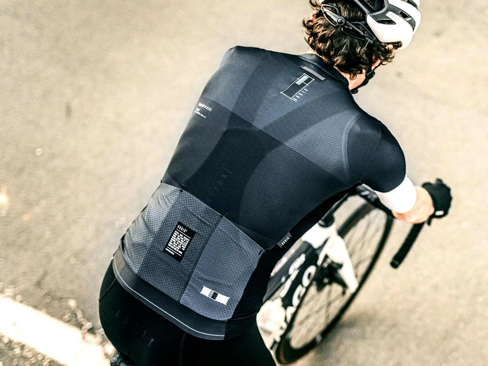 GOBIK Attitude 2.0 Citizen Maillot Manches Courtes Warm 2022 5 GOBIK Attitude 2.0 Citizen Maillot Manches Courtes Warm 2022 – Image 3